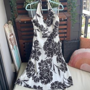 Ann Taylor gorgeous 100% silk floral halter dress-